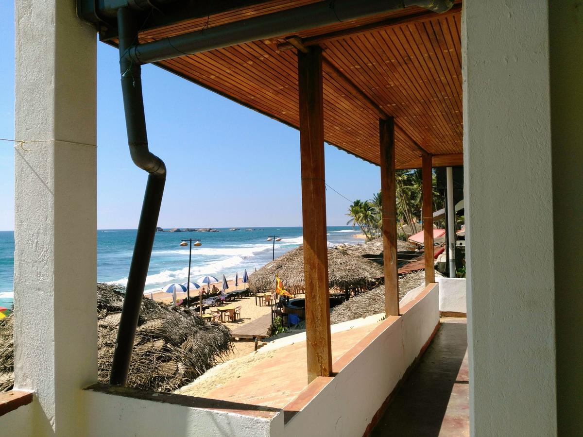 Sunnys Beach Guest House Хиккадува Экстерьер фото